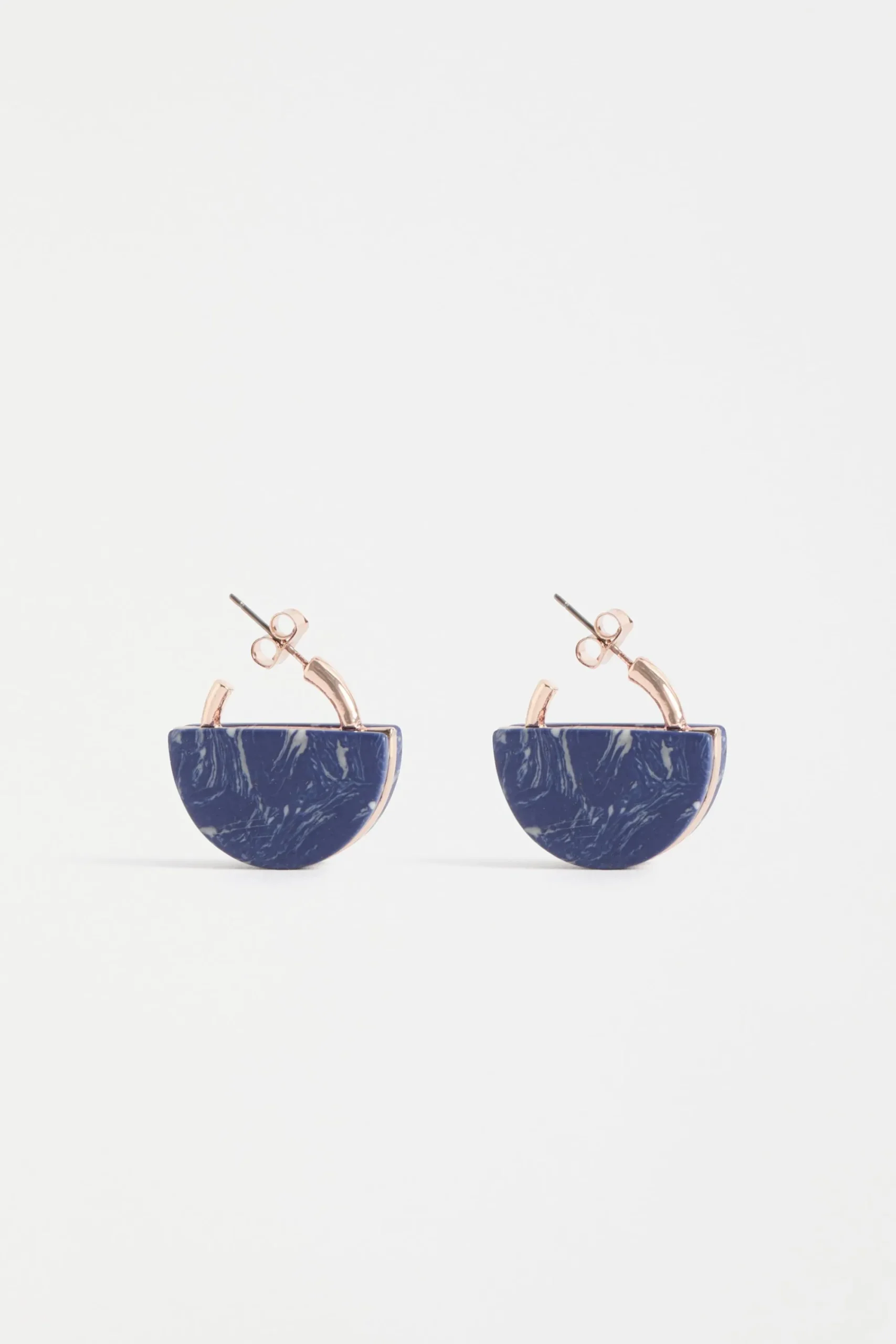 Kriis Earring|ELK Online