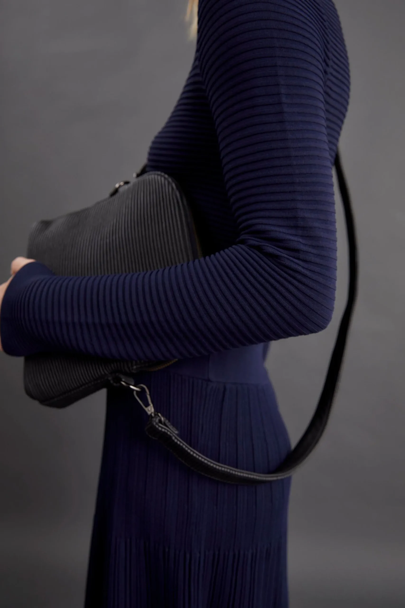 Lisser Crossbody Bag|ELK