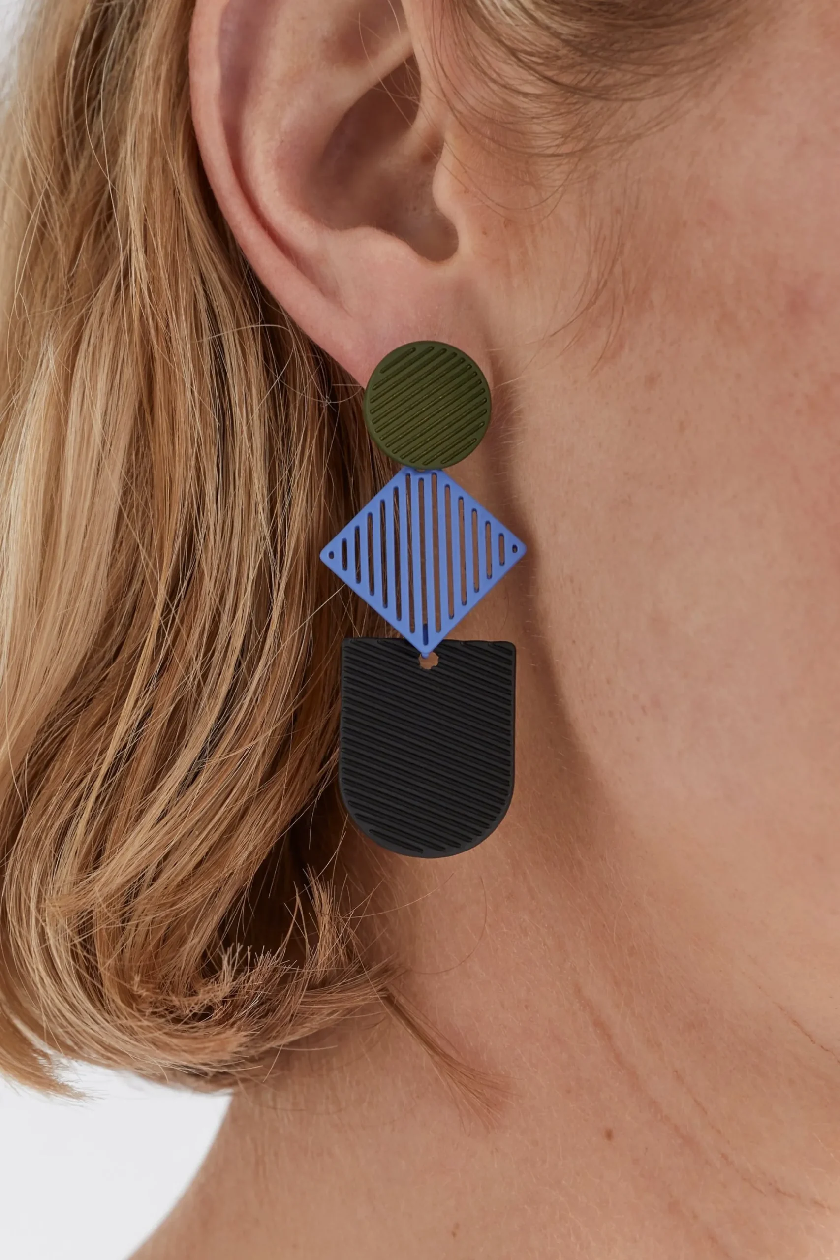 Ovek Earring|ELK Online